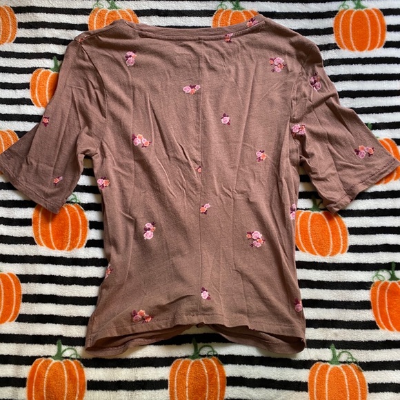 NWOT!! Small Pink Shirt! - Picture 3 of 4